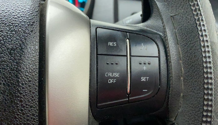 2018 Mahindra XUV500 W7, Diesel, Manual, 94,212 km, Adaptive Cruise Control