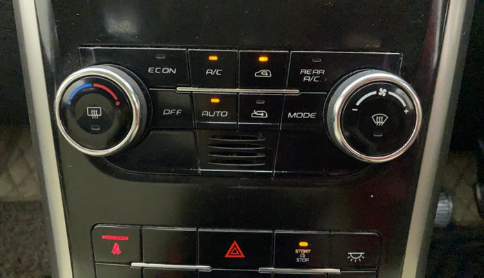 2018 Mahindra XUV500 W7, Diesel, Manual, 94,212 km, Automatic Climate Control