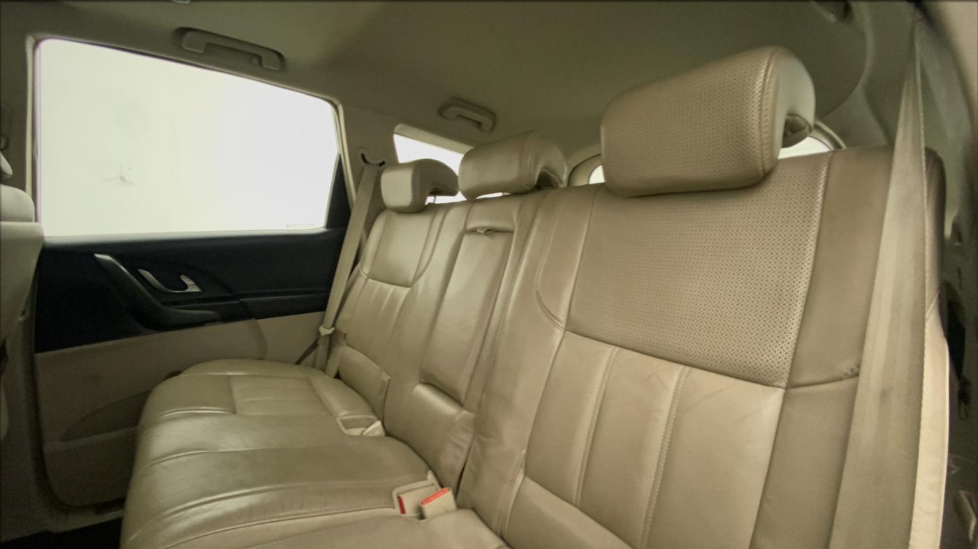 2016 Mahindra XUV500 W10 AT, Diesel, Automatic, 49,894 km, Right Side Rear Door Cabin