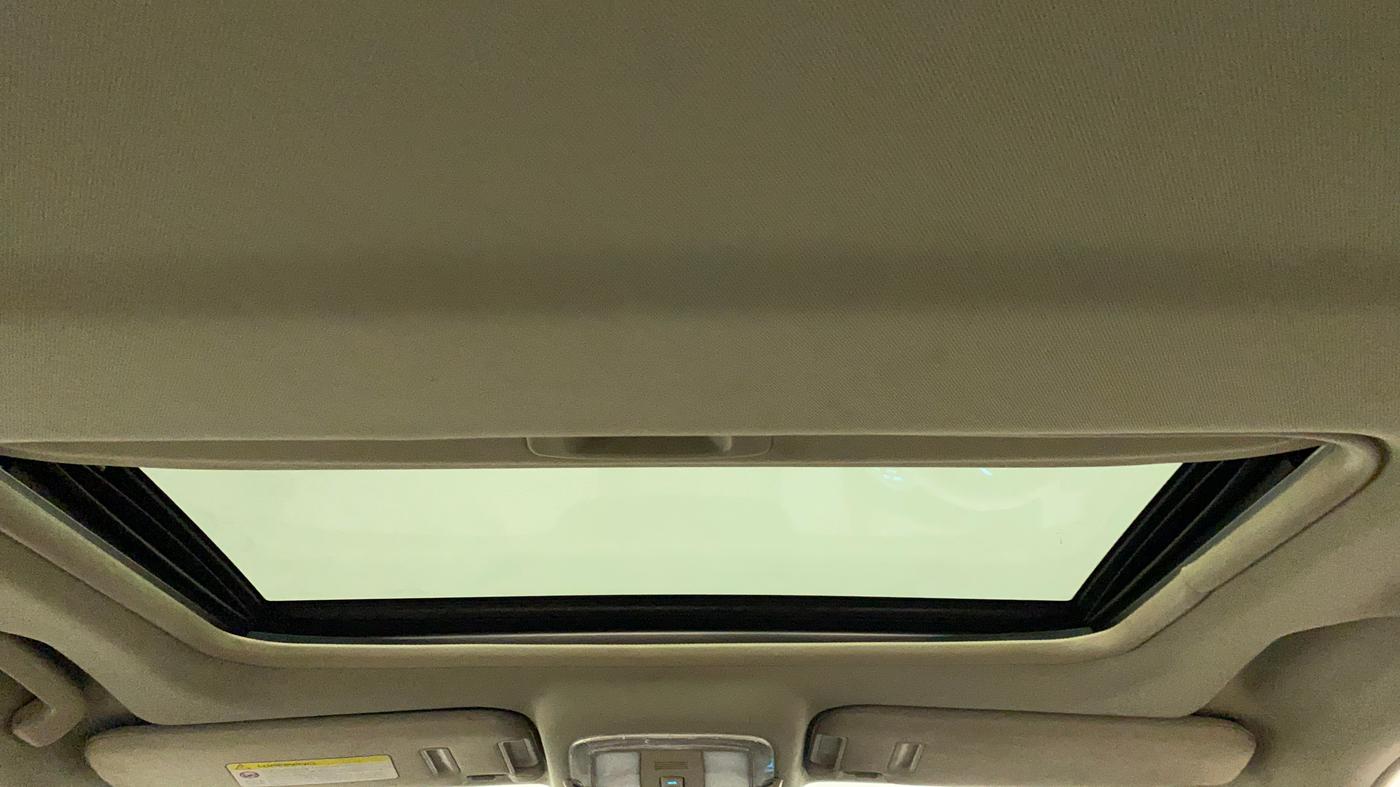 2016 Mahindra XUV500 W10 AT, Diesel, Automatic, 49,894 km, Moonroof/ Sunroof