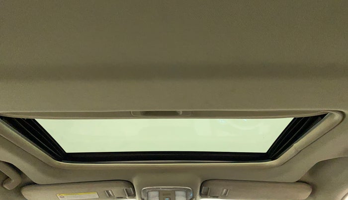 2016 Mahindra XUV500 W10 AT, Diesel, Automatic, 49,894 km, Moonroof/ Sunroof