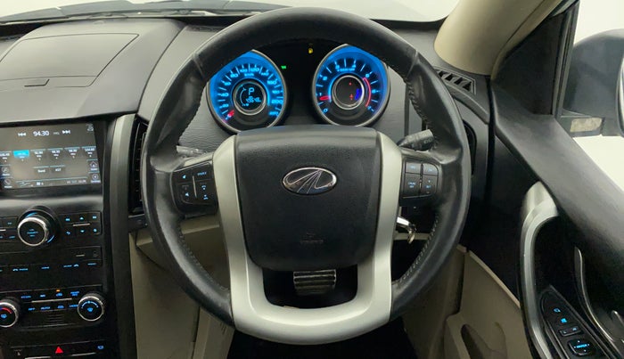 2016 Mahindra XUV500 W10 AT, Diesel, Automatic, 49,894 km, Steering Wheel Close Up