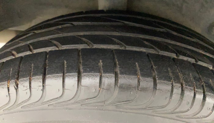 2013 Toyota Etios G, Petrol, Manual, 22,463 km, Right Rear Tyre Tread