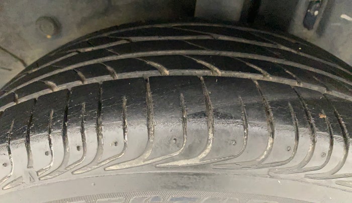 2013 Toyota Etios G, Petrol, Manual, 22,463 km, Left Rear Tyre Tread