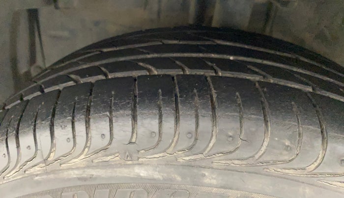 2013 Toyota Etios G, Petrol, Manual, 22,463 km, Left Front Tyre Tread