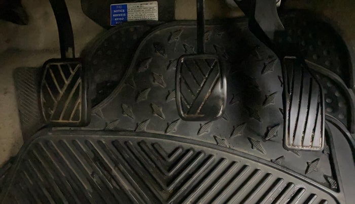 2017 Maruti Ciaz DELTA 1.4 MT PETROL, Petrol, Manual, 67,271 km, Pedals