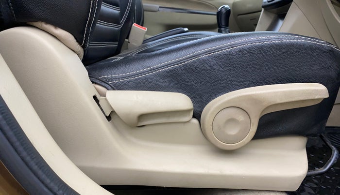 2017 Maruti Ciaz DELTA 1.4 MT PETROL, Petrol, Manual, 67,271 km, Driver Side Adjustment Panel