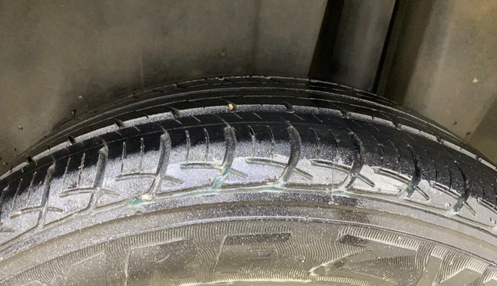 2017 Maruti Ciaz DELTA 1.4 MT PETROL, Petrol, Manual, 67,271 km, Left Rear Tyre Tread