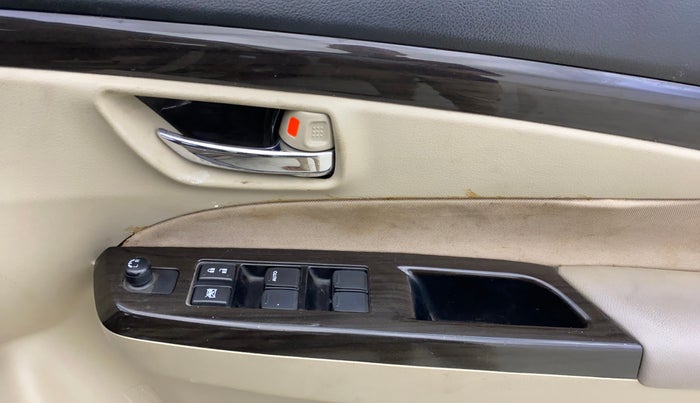 2017 Maruti Ciaz DELTA 1.4 MT PETROL, Petrol, Manual, 67,271 km, Driver Side Door Panels Control