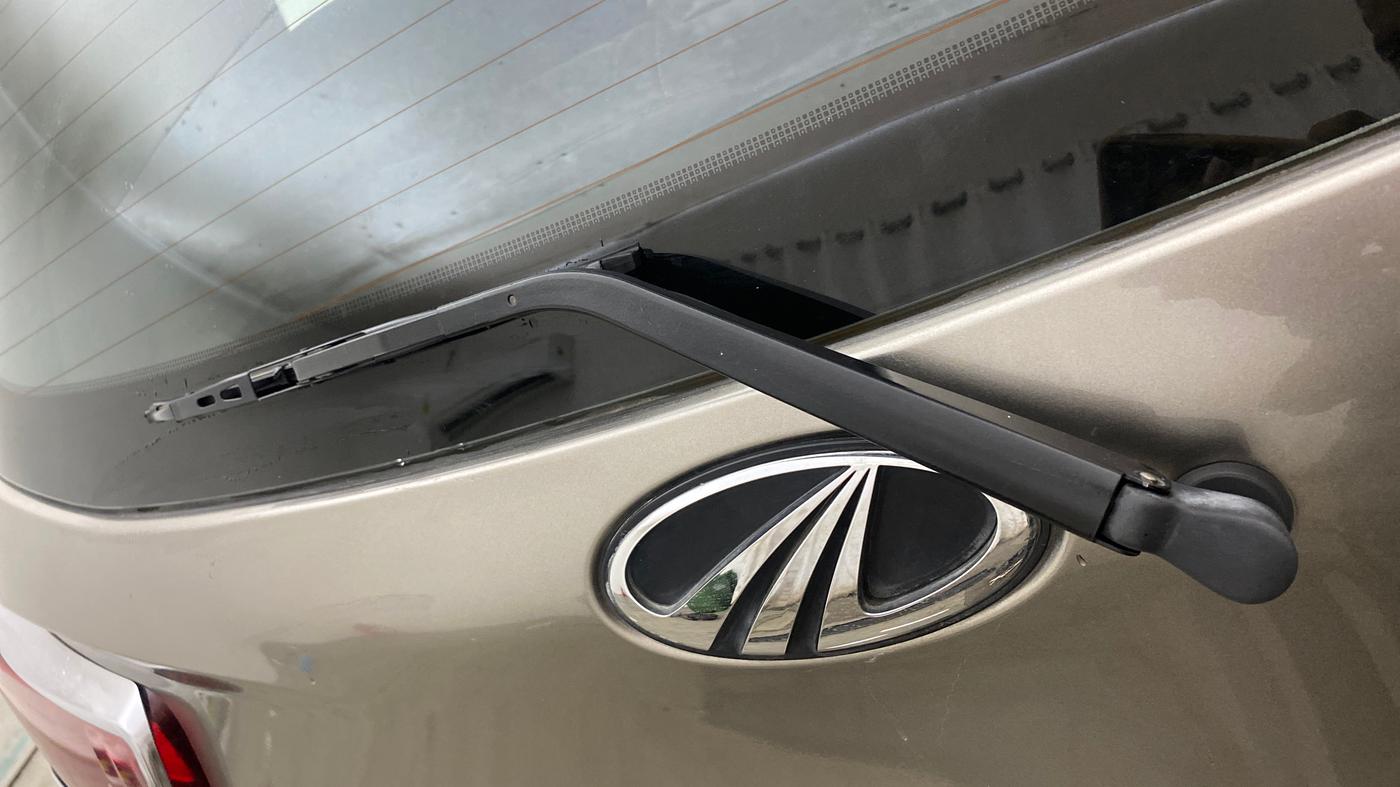 2016 Mahindra Kuv100 K8 D 6 STR, Diesel, Manual, 52,727 km, Rear Wiper