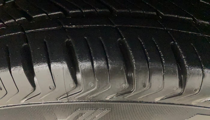 2018 Maruti Dzire ZXI PLUS, Petrol, Manual, 71,880 km, Right Front Tyre Tread