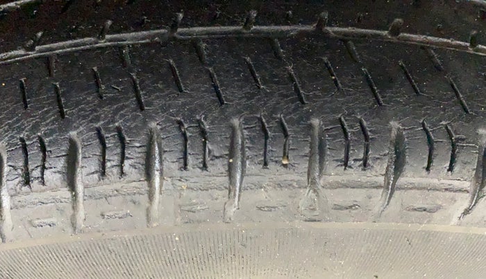 2016 Maruti Alto K10 VXI, Petrol, Manual, 30,467 km, Left Rear Tyre Tread