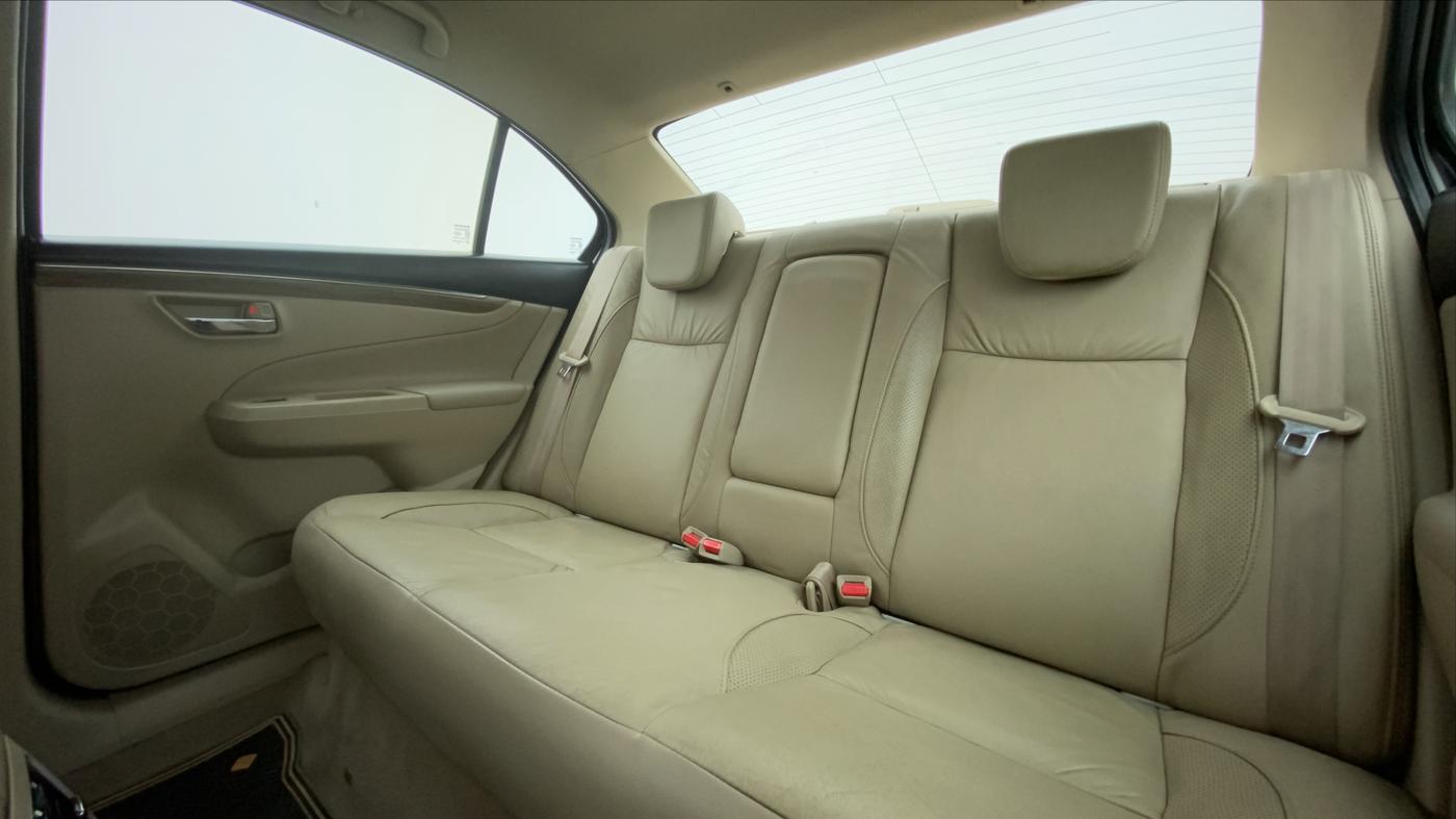2018 Maruti Ciaz ALPHA 1.5 MT VTVT SHVS, Petrol, Manual, 36,399 km, Right Side Rear Door Cabin