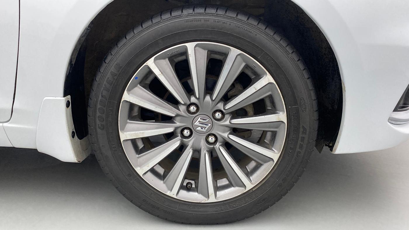 2018 Maruti Ciaz ALPHA 1.5 MT VTVT SHVS, Petrol, Manual, 36,399 km, Right Front Wheel
