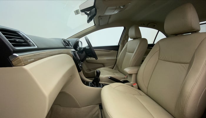 2018 Maruti Ciaz ALPHA 1.5 MT VTVT SHVS, Petrol, Manual, 36,399 km, Right Side Front Door Cabin