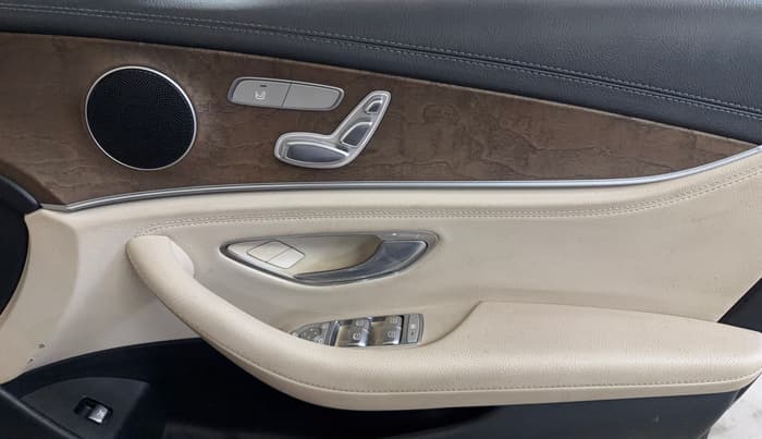 2018 Mercedes Benz E Class E 200 AVANTGARDE, Petrol, Automatic, 32,802 km, Driver Side Door Panels Control