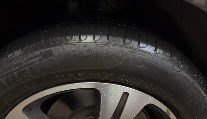 2018 Mercedes Benz E Class E 200 AVANTGARDE, Petrol, Automatic, 32,802 km, Left Front Tyre Tread