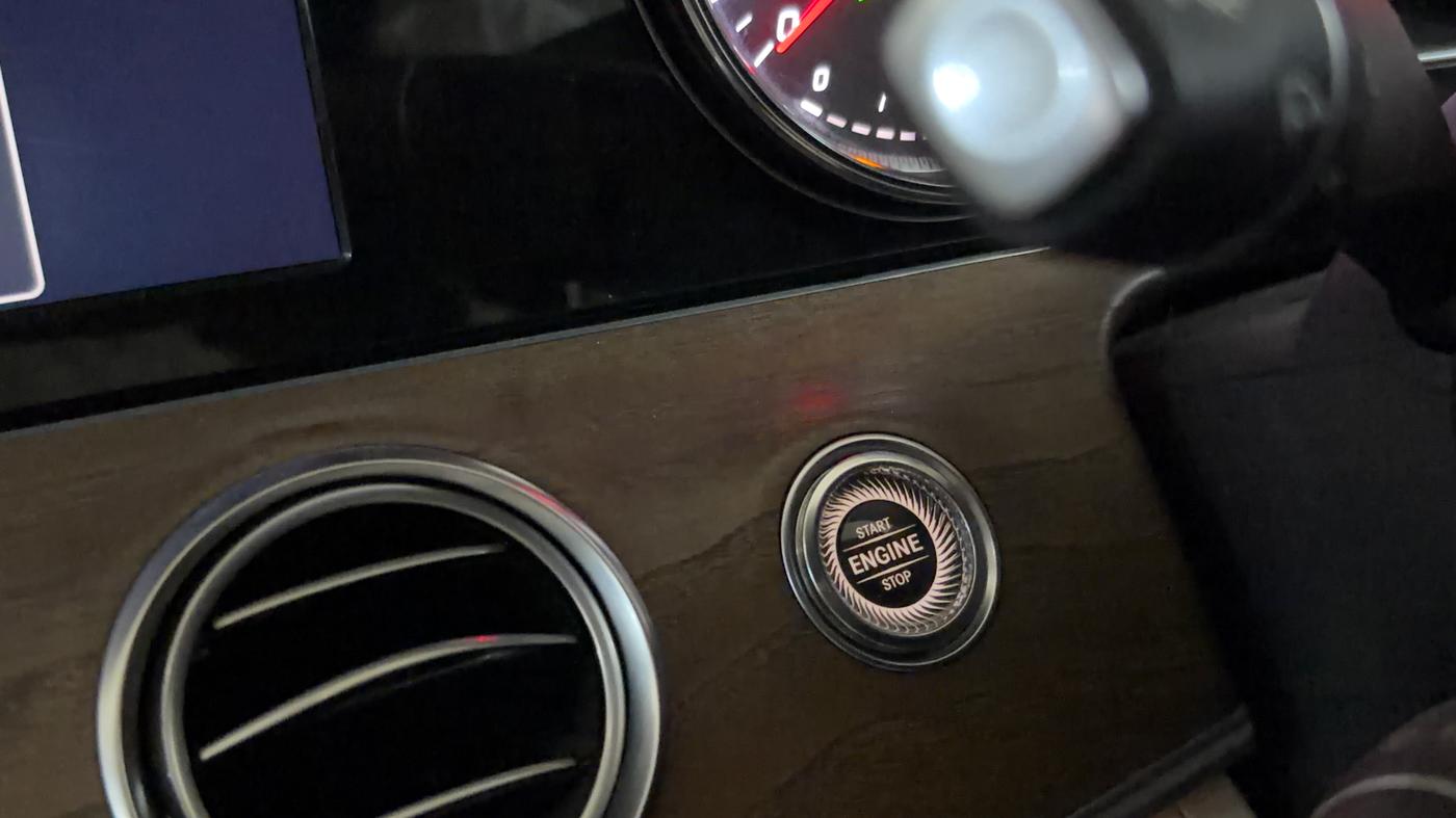 2018 Mercedes Benz E Class E 200 AVANTGARDE, Petrol, Automatic, 32,856 km, Keyless Start/ Stop Button