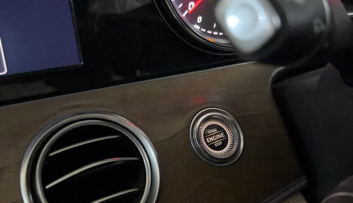 2018 Mercedes Benz E Class E 200 AVANTGARDE, Petrol, Automatic, 32,802 km, Keyless Start/ Stop Button