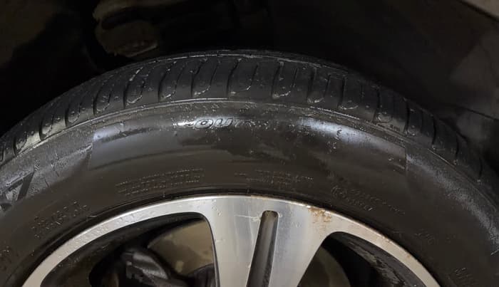 2018 Mercedes Benz E Class E 200 AVANTGARDE, Petrol, Automatic, 32,802 km, Right Front Tyre Tread
