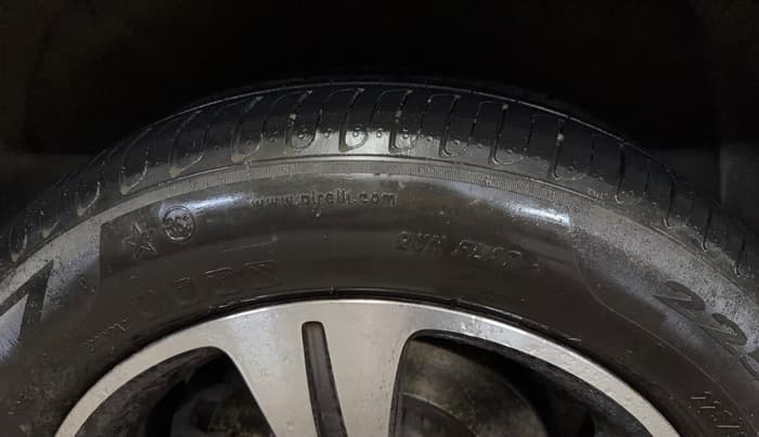 2018 Mercedes Benz E Class E 200 AVANTGARDE, Petrol, Automatic, 32,802 km, Right Rear Tyre Tread
