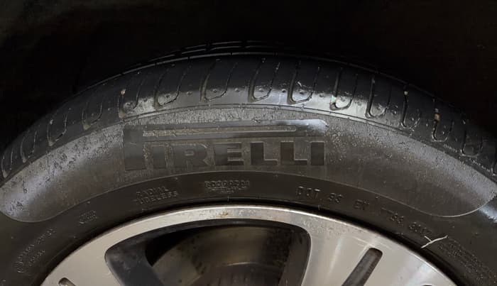 2018 Mercedes Benz E Class E 200 AVANTGARDE, Petrol, Automatic, 32,802 km, Left Rear Tyre Tread