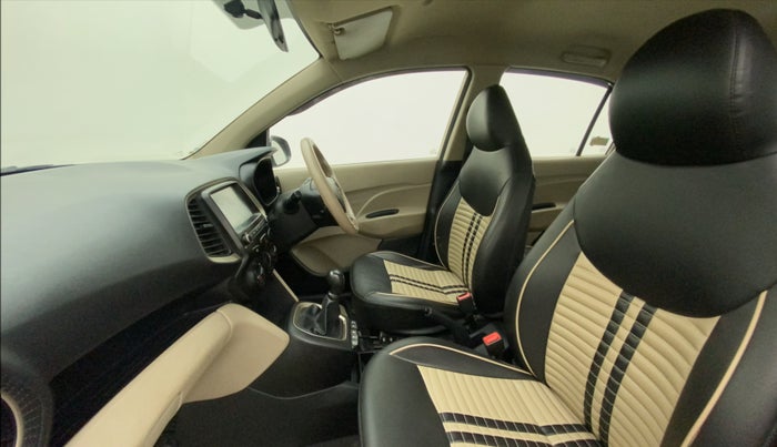 2019 Hyundai NEW SANTRO SPORTZ CNG, CNG, Manual, 89,405 km, Right Side Front Door Cabin