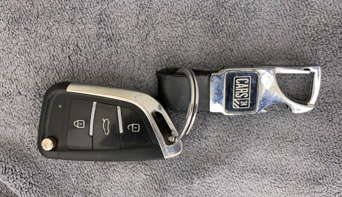 2019 Hyundai NEW SANTRO SPORTZ CNG, CNG, Manual, 89,405 km, Key Close Up