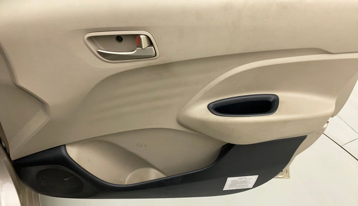 2019 Hyundai NEW SANTRO SPORTZ CNG, CNG, Manual, 89,405 km, Driver Side Door Panels Control