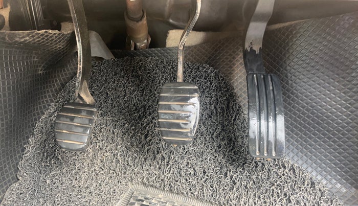 2015 Nissan Terrano XL D PLUS, Diesel, Manual, 1,07,493 km, Pedals