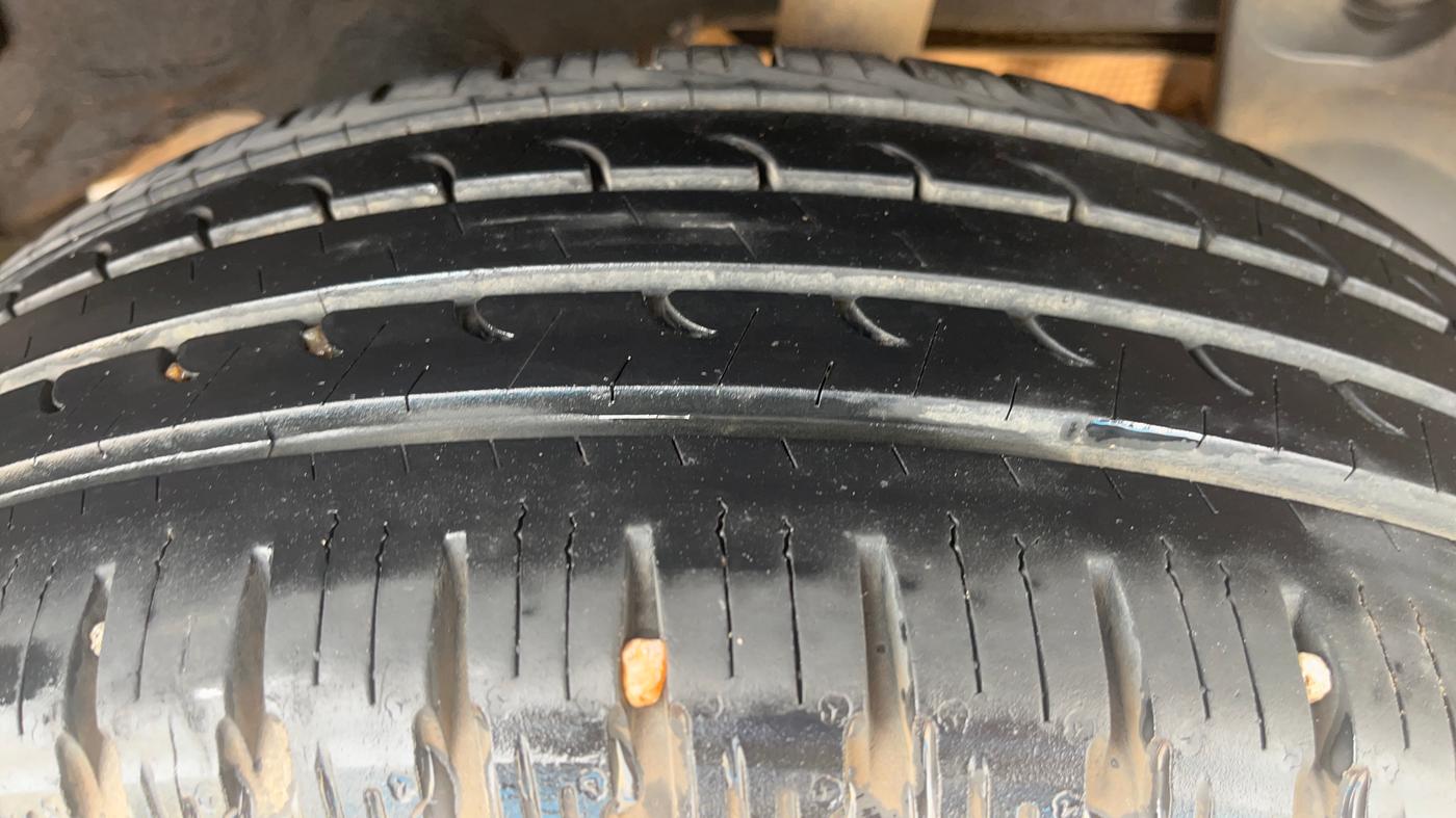 2015 Nissan Terrano XL D PLUS, Diesel, Manual, 1,07,555 km, Left Rear Tyre Tread