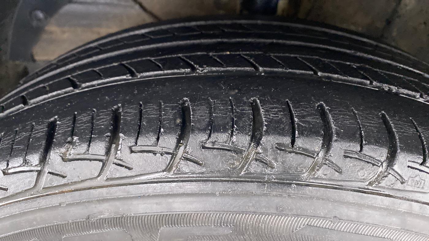 2017 Maruti Baleno DELTA 1.2 K12, Petrol, Manual, 62,192 km, Left Front Tyre Tread