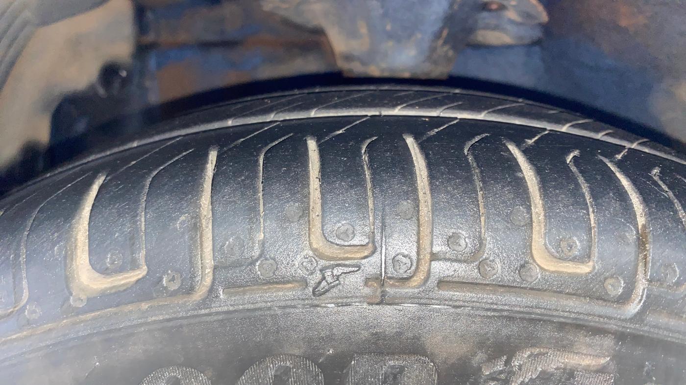 2013 Hyundai Eon MAGNA +, Petrol, Manual, 43,476 km, Left Front Tyre Tread
