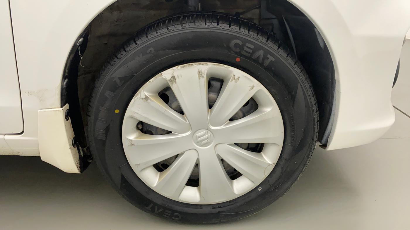2016 Maruti Ertiga VXI CNG, CNG, Manual, 81,752 km, Right Front Wheel