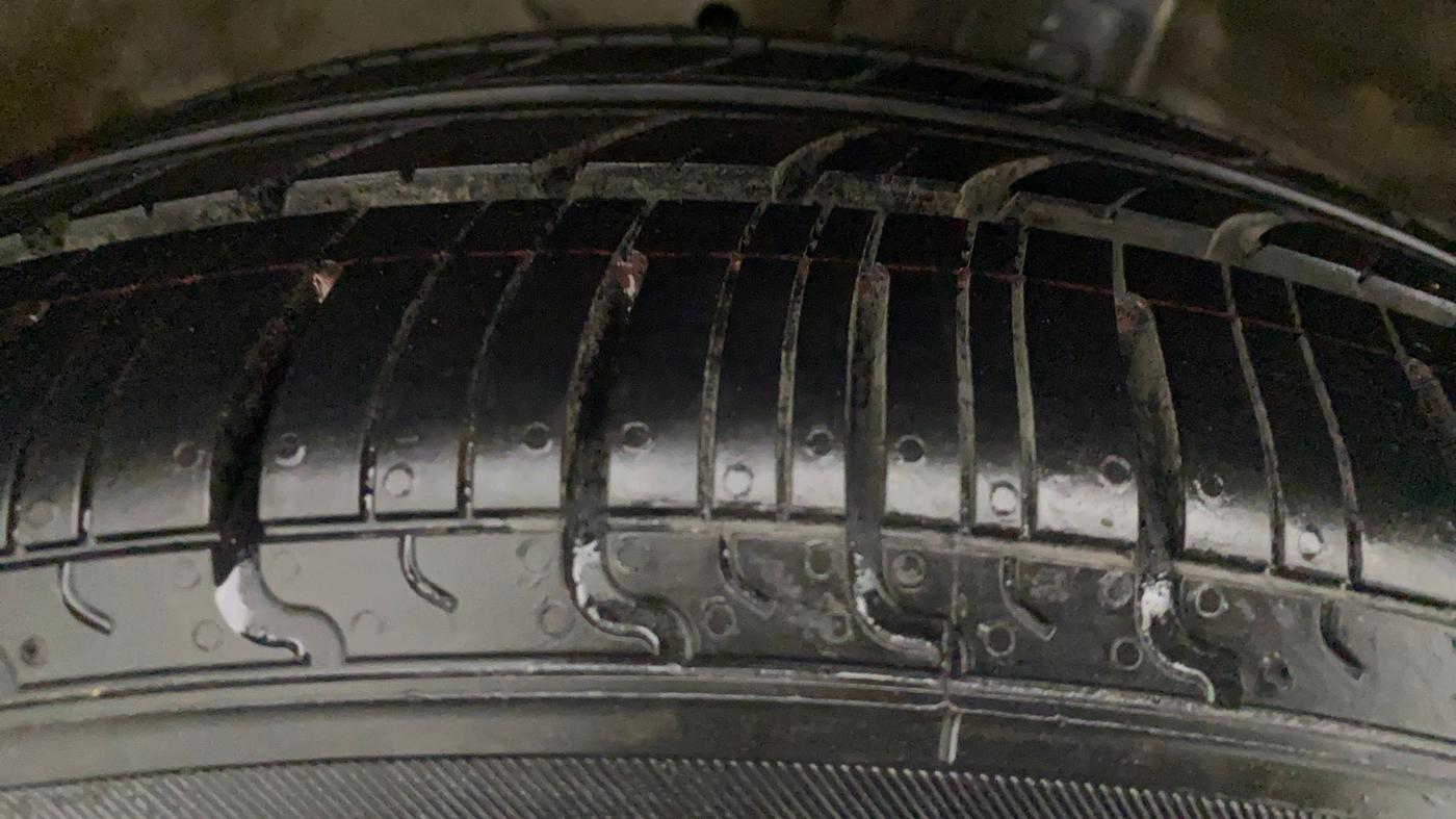2016 Maruti Ertiga VXI CNG, CNG, Manual, 81,752 km, Right Rear Tyre Tread