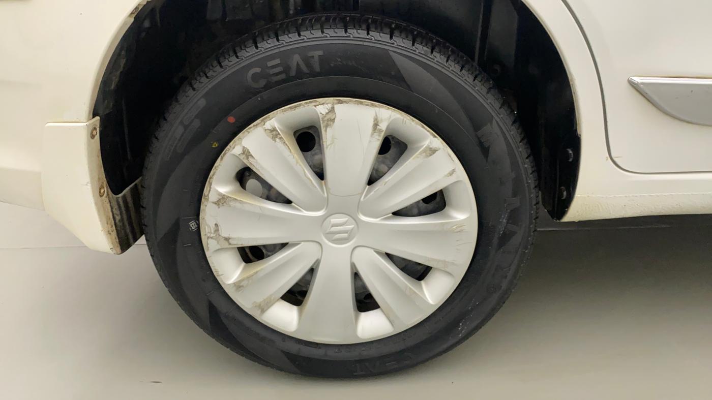 2016 Maruti Ertiga VXI CNG, CNG, Manual, 81,752 km, Right Rear Wheel