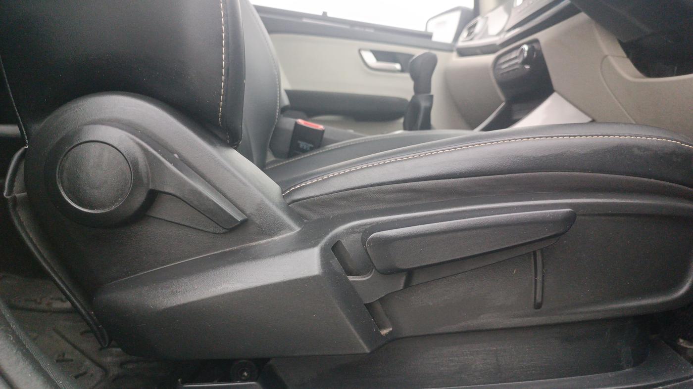 2021 Tata ALTROZ XZ PLUS DIESEL, Diesel, Manual, 45,025 km, Driver Side Adjustment Panel