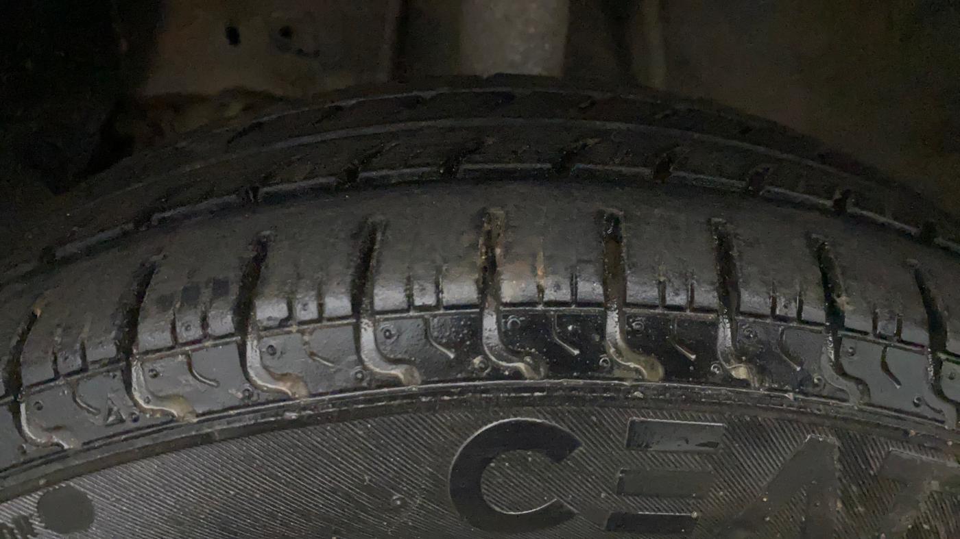 2017 Datsun Go T, CNG, Manual, 1,23,062 km, Left Front Tyre Tread