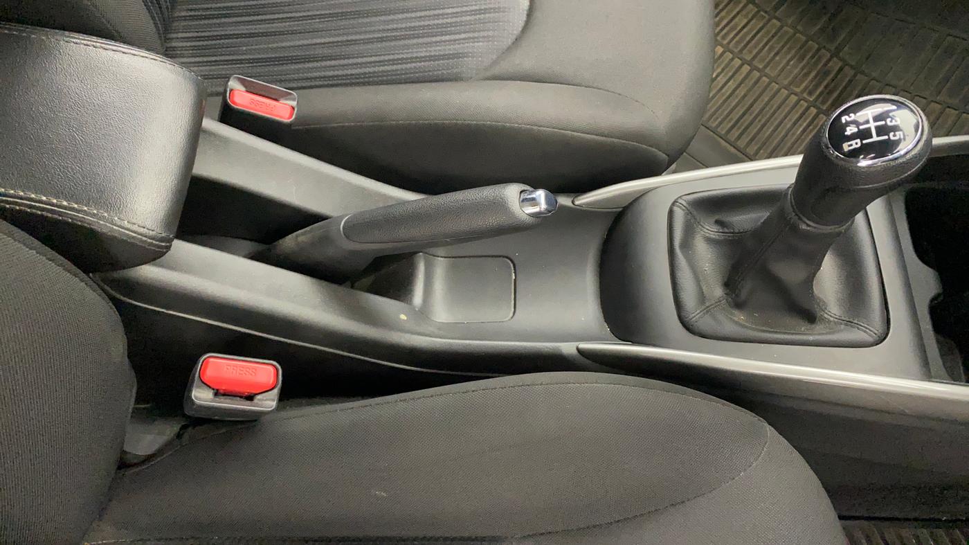 2022 Maruti Baleno ZETA PETROL 1.2, Petrol, Manual, 30,402 km, Gear Lever