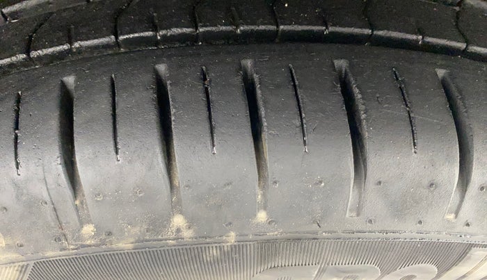 2022 Maruti Baleno ZETA PETROL 1.2, Petrol, Manual, 30,402 km, Right Front Tyre Tread