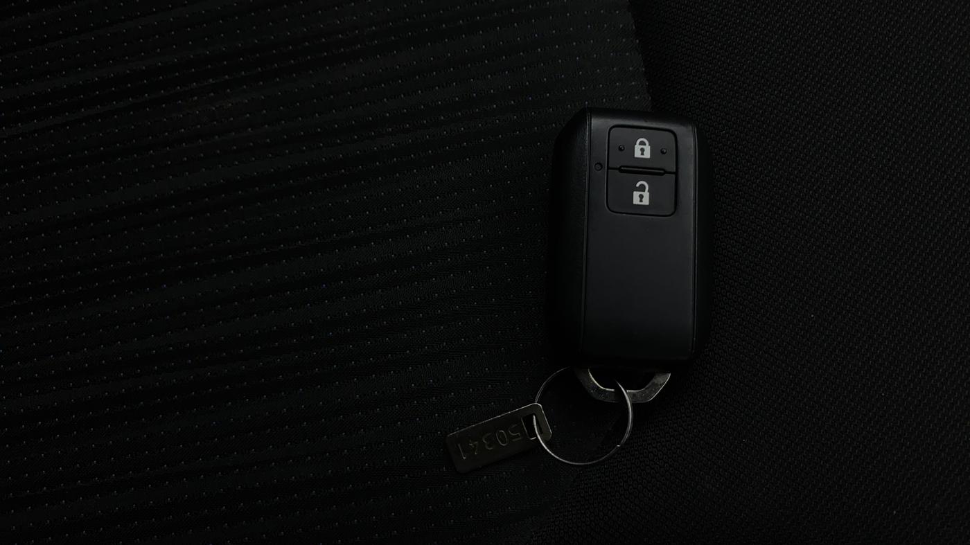 2022 Maruti Baleno ZETA PETROL 1.2, Petrol, Manual, 30,402 km, Key Close Up