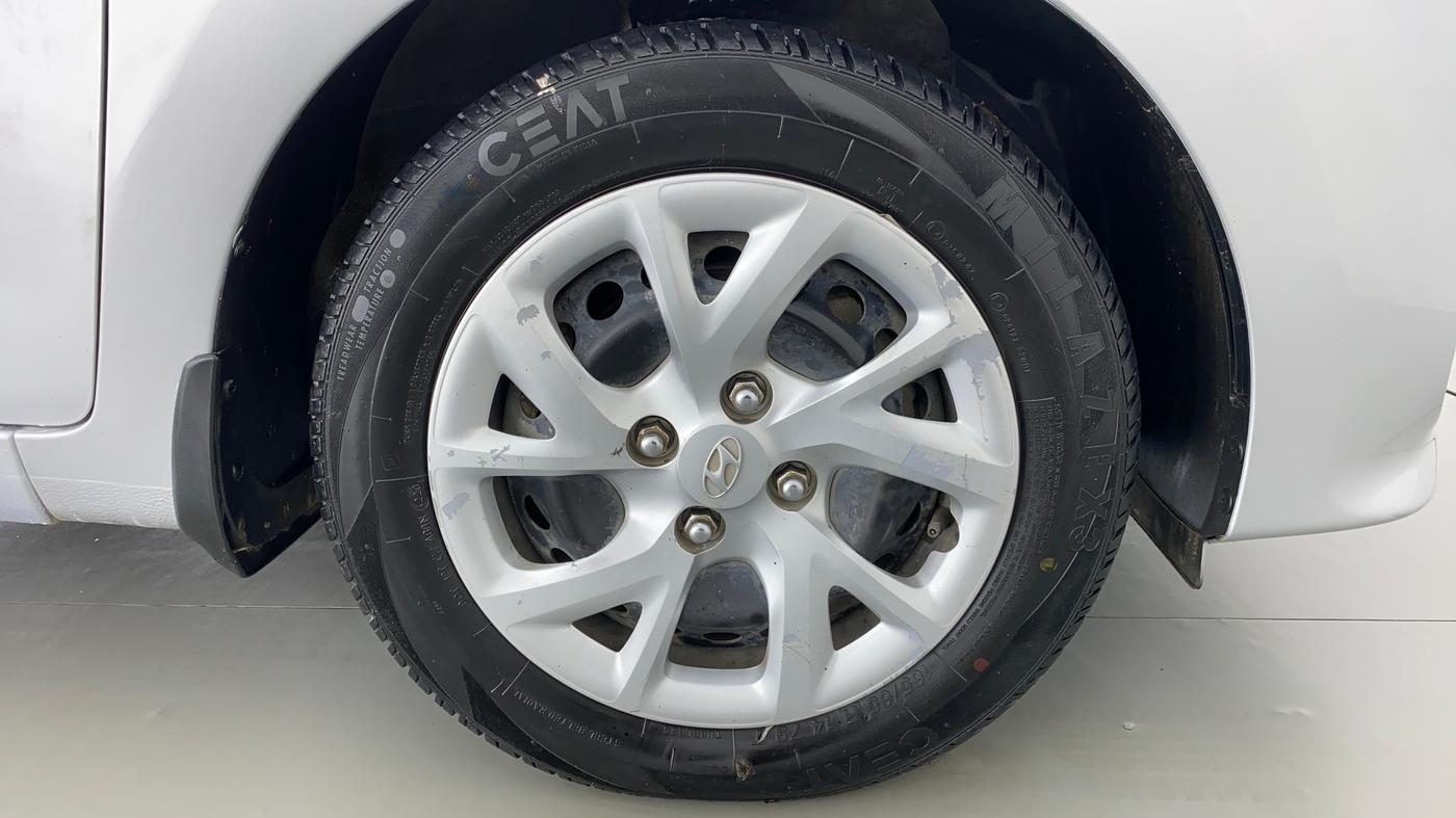 2017 Hyundai Grand i10 SPORTZ 1.2 KAPPA VTVT, Petrol, Manual, 70,951 km, Right Front Wheel