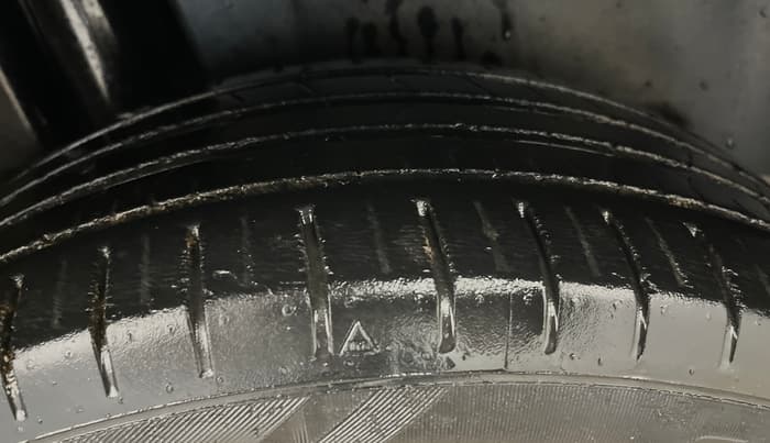2017 Maruti Ciaz ALPHA 1.4 PETROL, Petrol, Manual, 60,874 km, Right Rear Tyre Tread