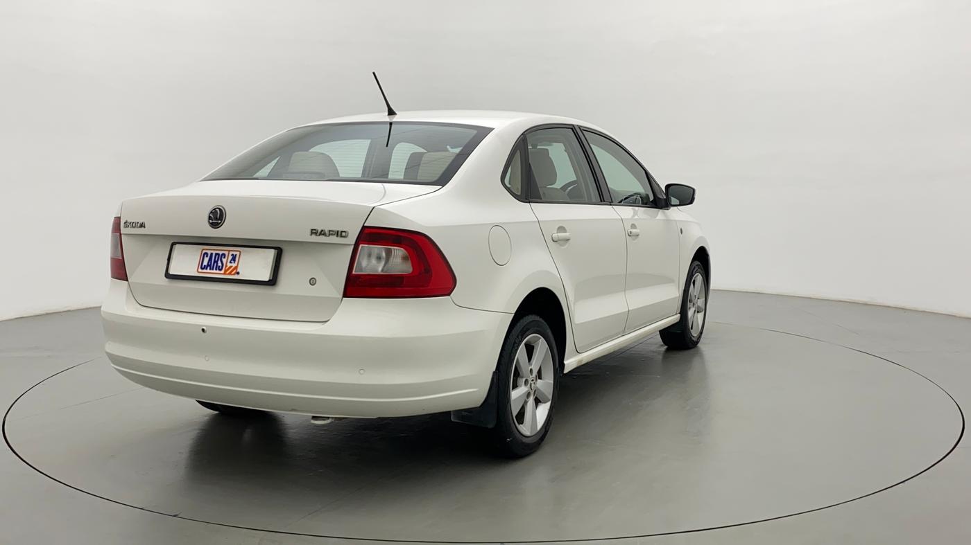 2015 Skoda Rapid ELEGANCE 1.6 MPFI AT, Petrol, Automatic, 30,141 km, Right Back Diagonal