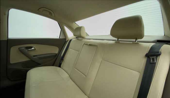 2015 Skoda Rapid ELEGANCE 1.6 MPFI AT, Petrol, Automatic, 30,141 km, Right Side Rear Door Cabin