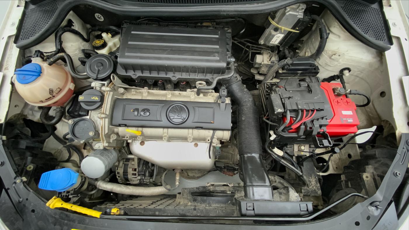 2015 Skoda Rapid ELEGANCE 1.6 MPFI AT, Petrol, Automatic, 30,141 km, Open Bonet
