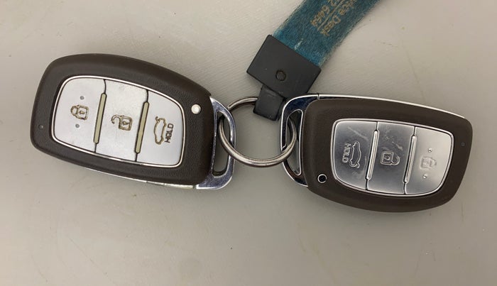 2015 Hyundai Grand i10 ASTA (O) 1.2 KAPPA VTVT, Petrol, Manual, 68,680 km, Key Close Up