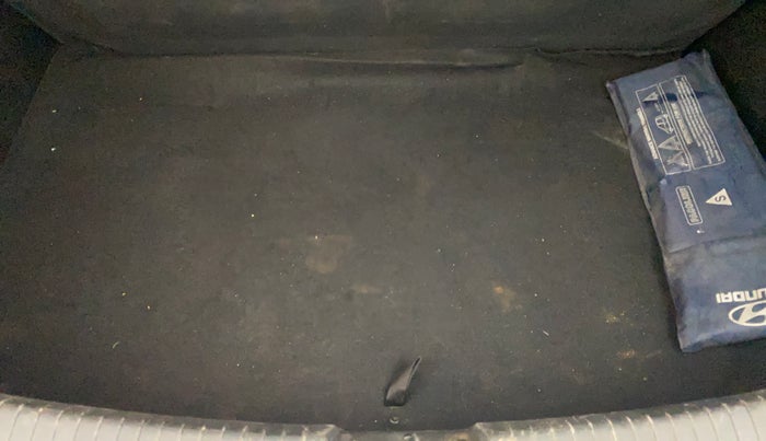 2015 Hyundai Grand i10 ASTA (O) 1.2 KAPPA VTVT, Petrol, Manual, 68,680 km, Boot Inside