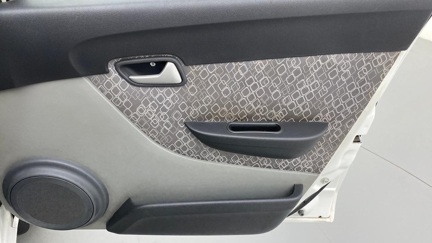 2017 Maruti Alto 800 LXI, Petrol, Manual, 29,145 km, Driver Side Door Panels Control