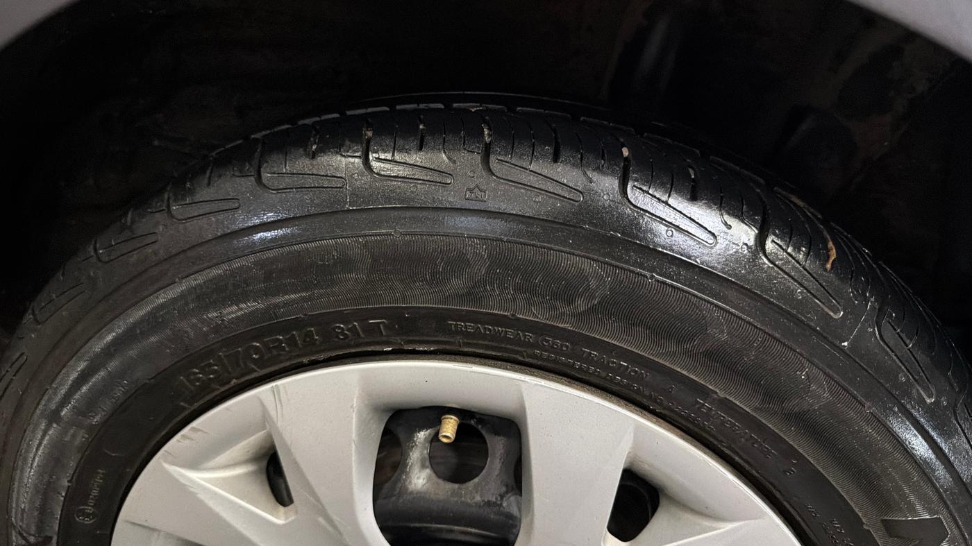 2015 Hyundai Grand i10 SPORTZ 1.2 KAPPA VTVT, Petrol, Manual, 59,259 km, Left Rear Tyre Tread